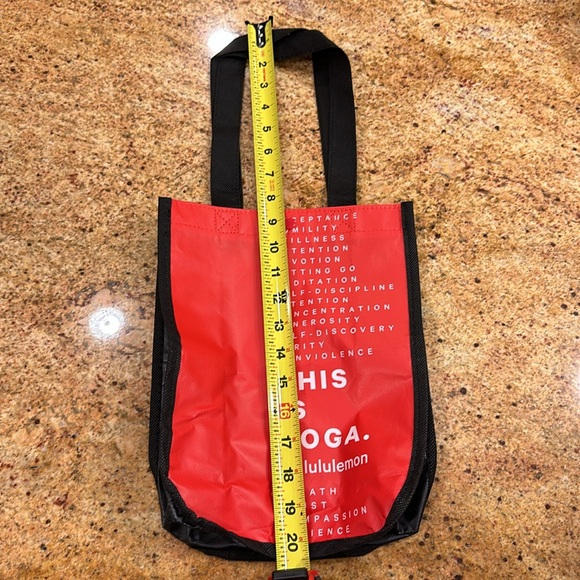 NEW LULULEMON REUSABLE THIS IS YOGA TOTE BAG WITH BLACK HANDLES AND SNAP CLOSURE - Picture 9 of 10